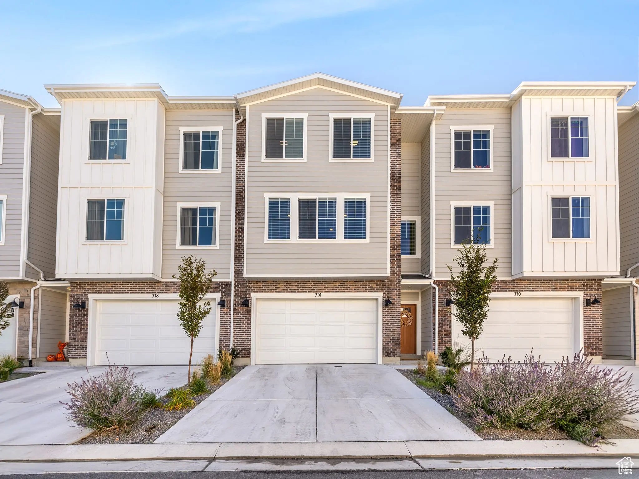 Photo of Listing #2116610