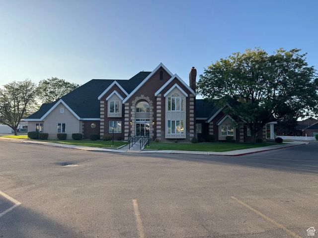 97 S Professional Way E 2, Payson