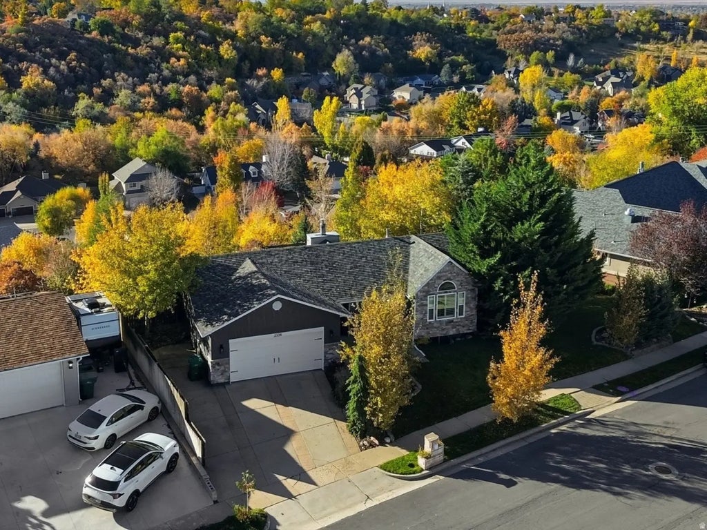 2338 Country Oaks Dr, Layton