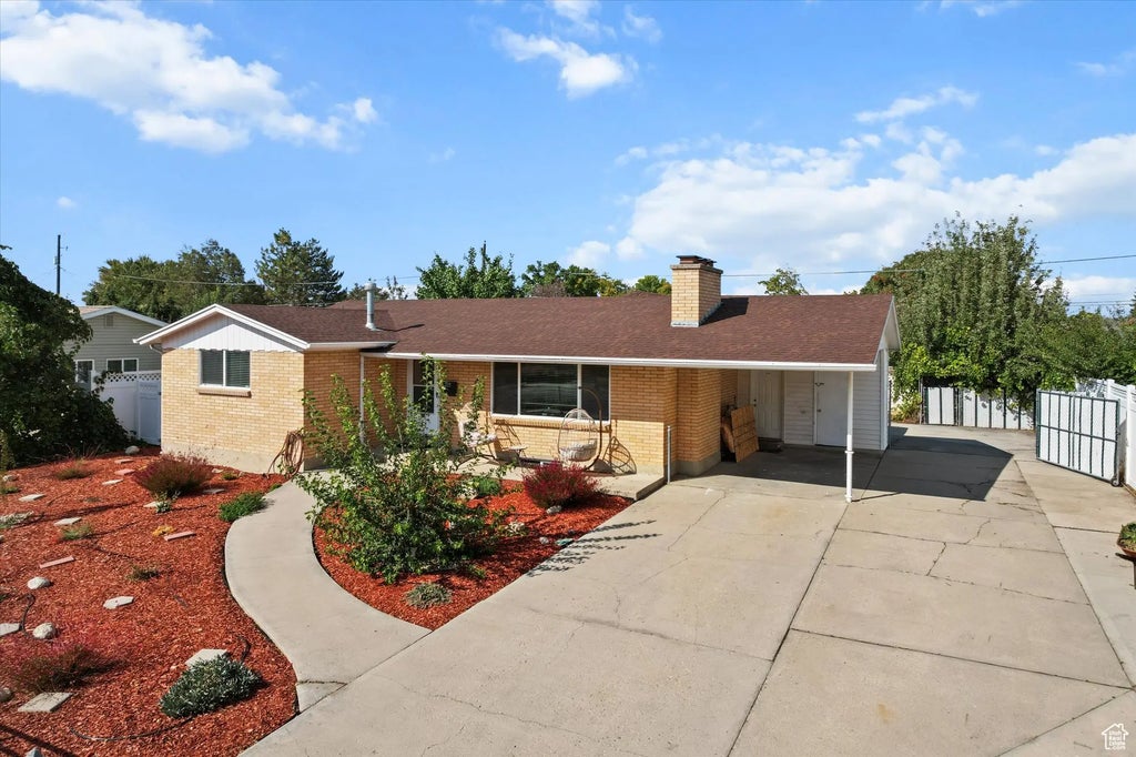 215 Carol Way, Midvale