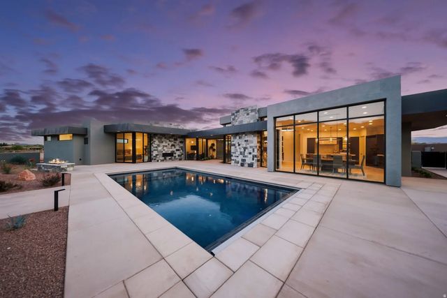 2498 N La Casa Cir, St. George