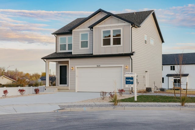 949 W Columbia Ct S 106, Riverdale