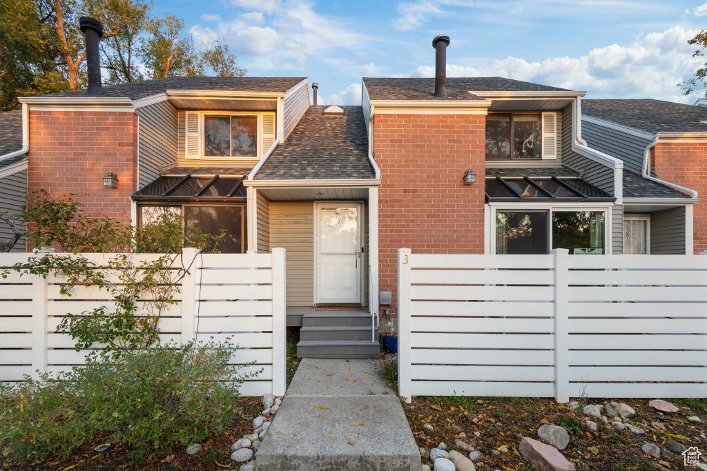 937 E Essex Court Way S 3, Midvale