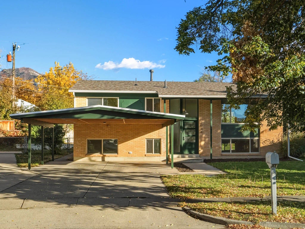 2036 E Highland View Cir, Salt Lake City