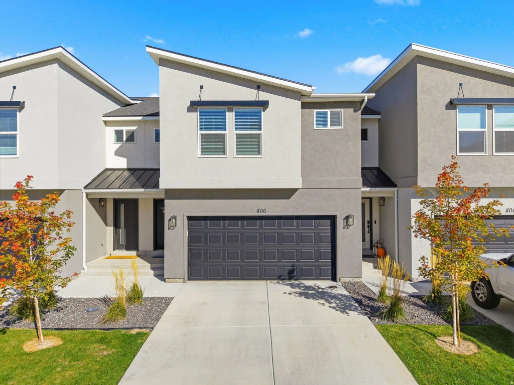 806 W Lone Ln, Mapleton