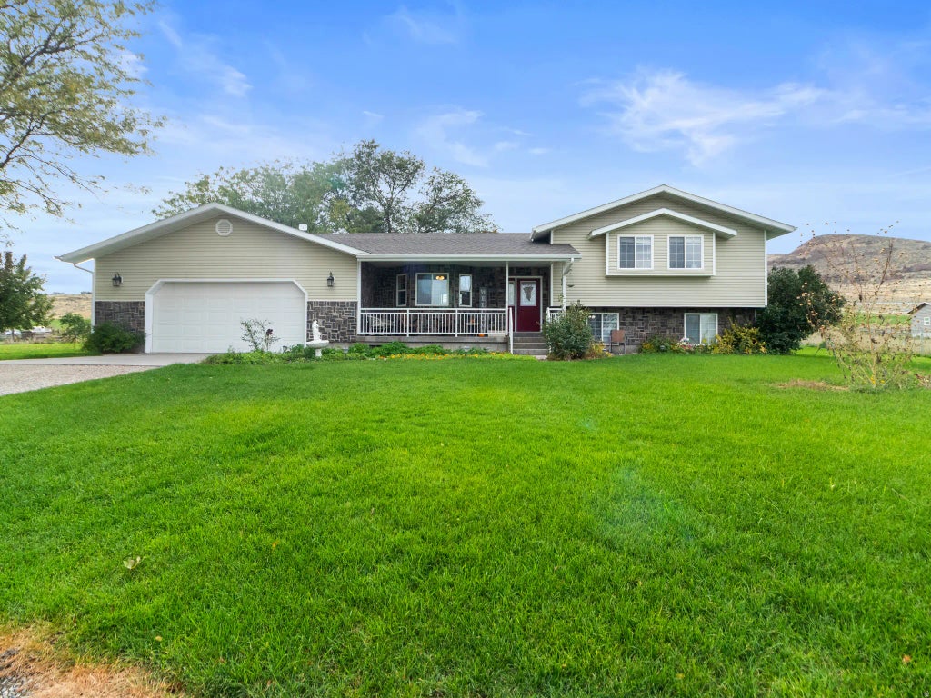 9515 N 11600 W, Thatcher