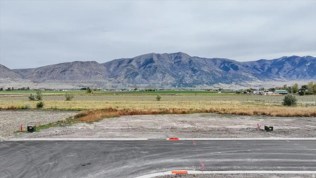 10120 N 5020 W 1, Elwood