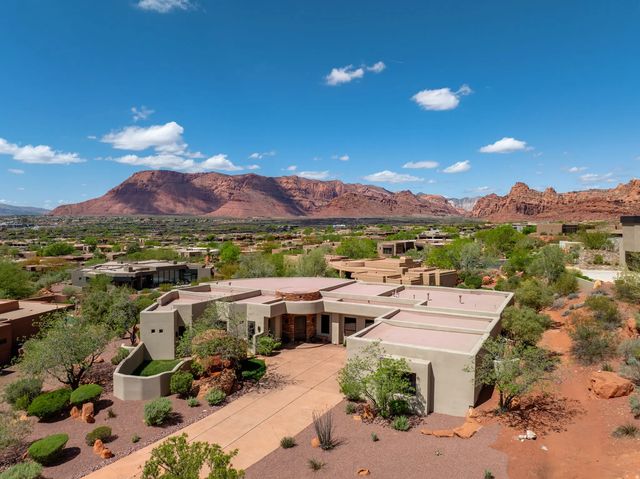 2226 W Lomaki Cir, St. George