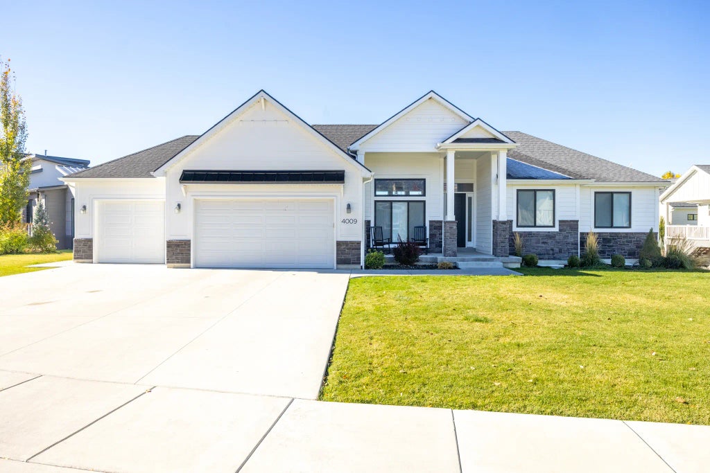 4009 S Cottonwoods Court, Nibley