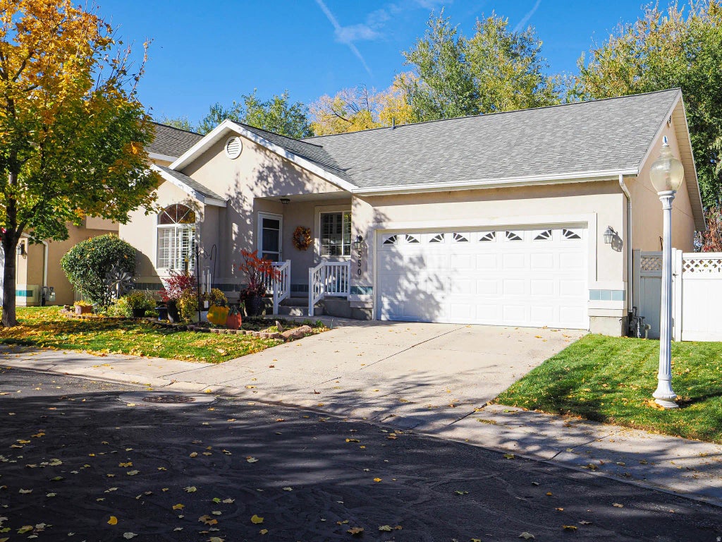 550 E Villager Ln, Midvale