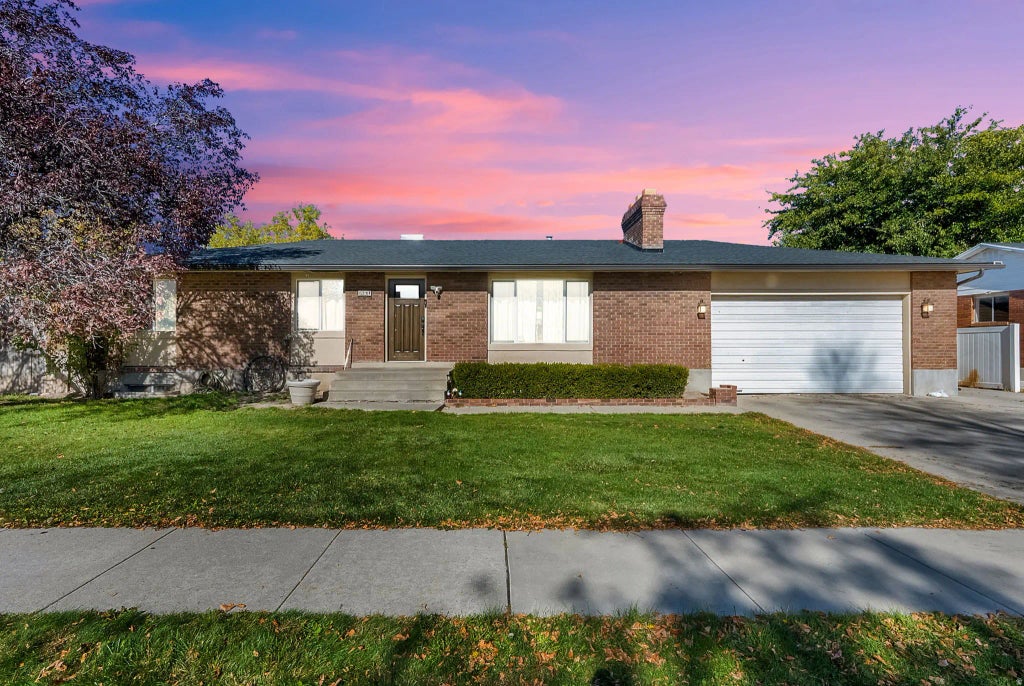 2294 W Harvestland Dr S, Taylorsville