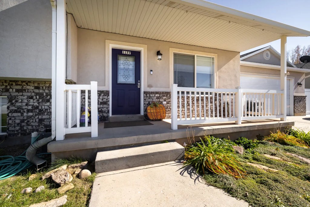 1177 S Aspen Ln W, Roosevelt