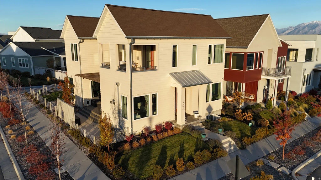 6894 W Meadow Grass Dr S, South Jordan