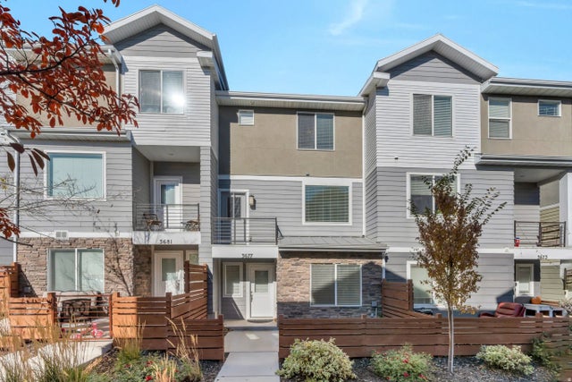 3677 W Golden Sky Ln, South Jordan