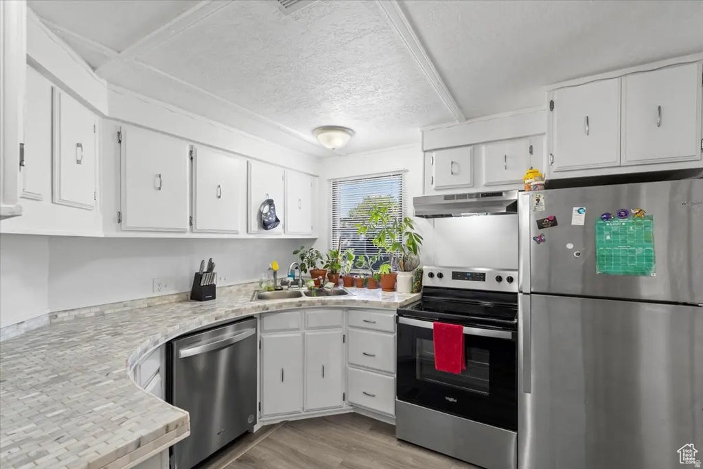 2875 N Hill Field Rd 17, Layton