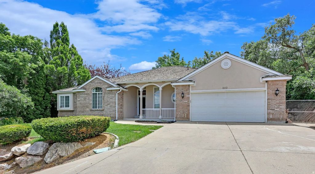 889 E Ben Lomond Ave S, South Ogden