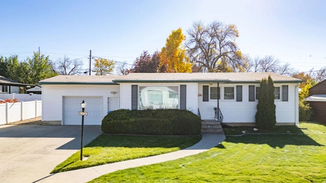 576 Douglas Dr, Logan