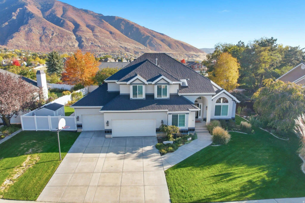 2022 E Tall Pines Way, Sandy