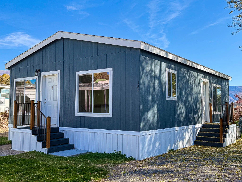 121 Barrington Way, Layton