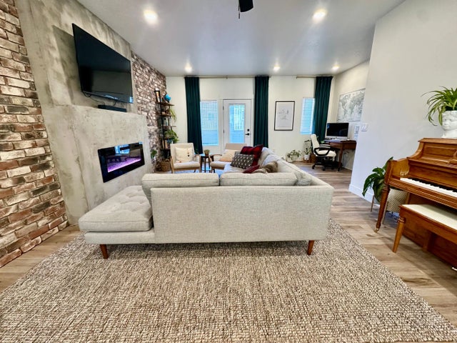 1290 E 1640 S, Ogden