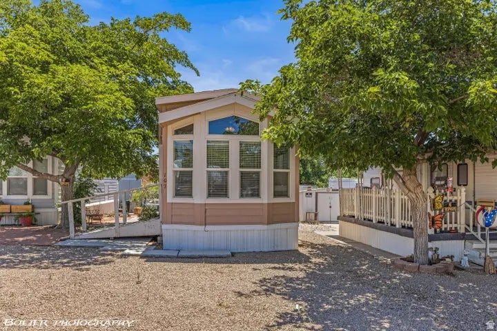 150 N 3700 W 107, Hurricane