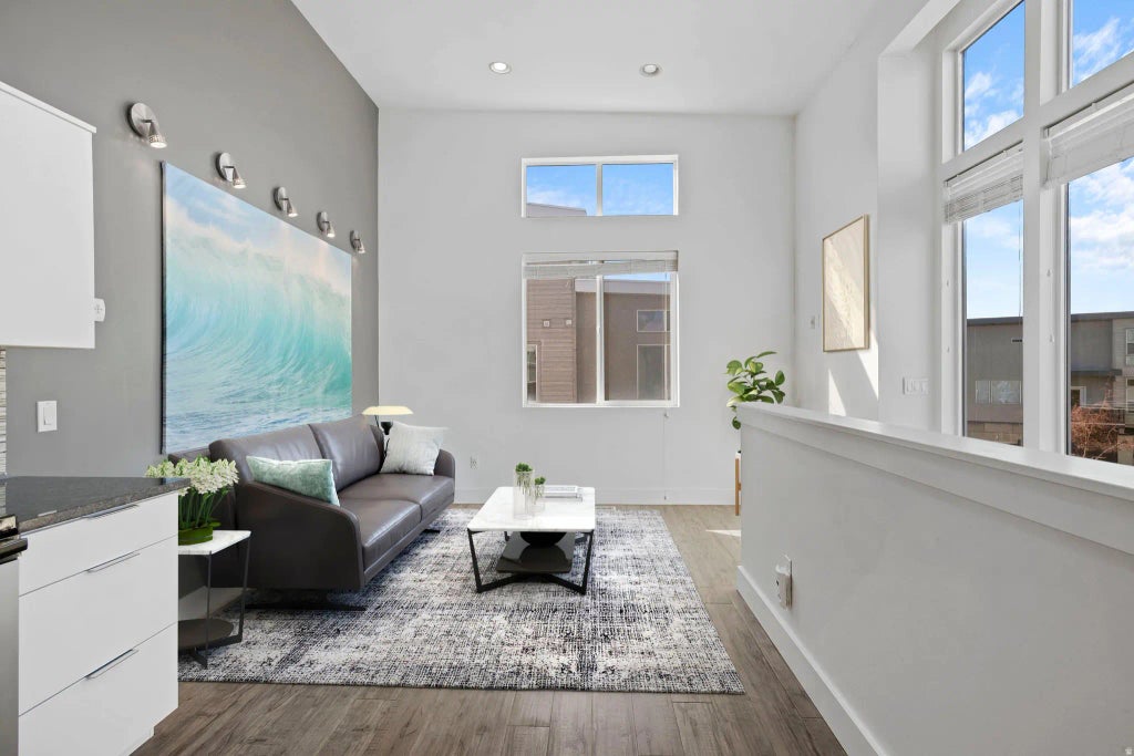 1001 W Rooftop Dr, Midvale