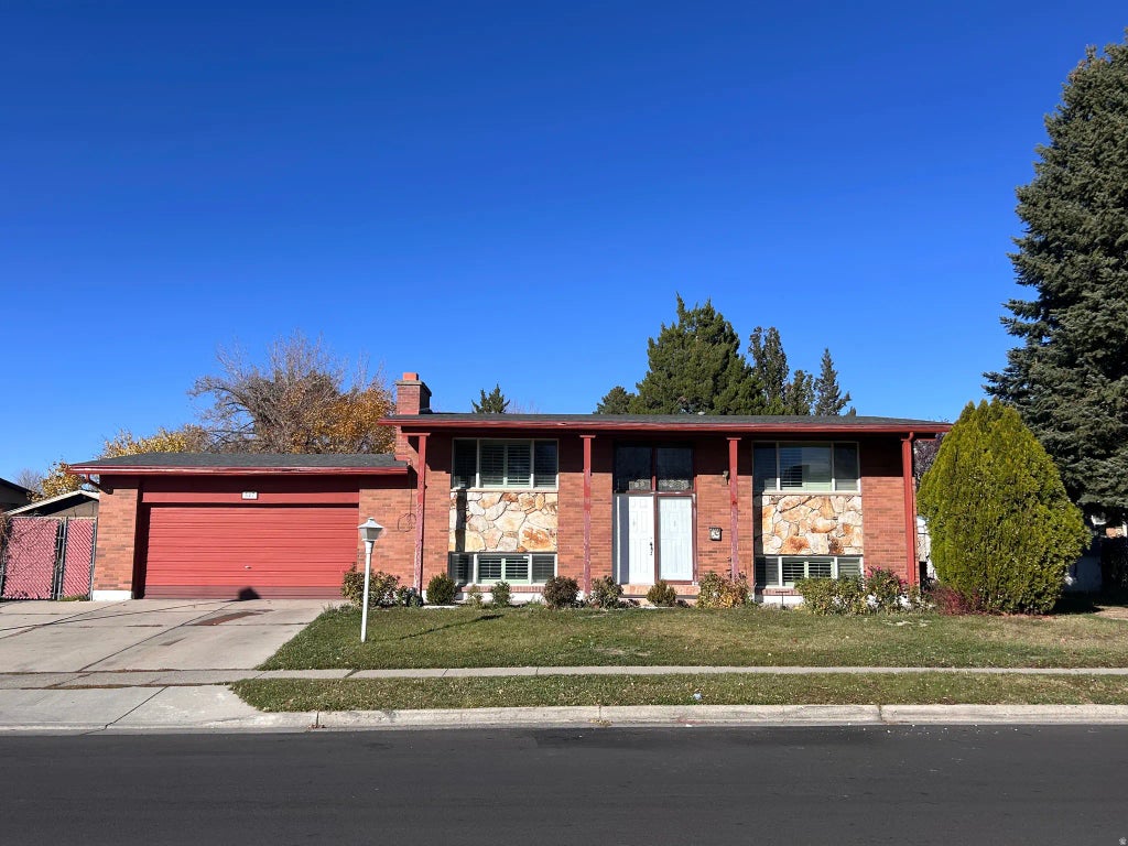 547 E Pioneer Ave, Sandy