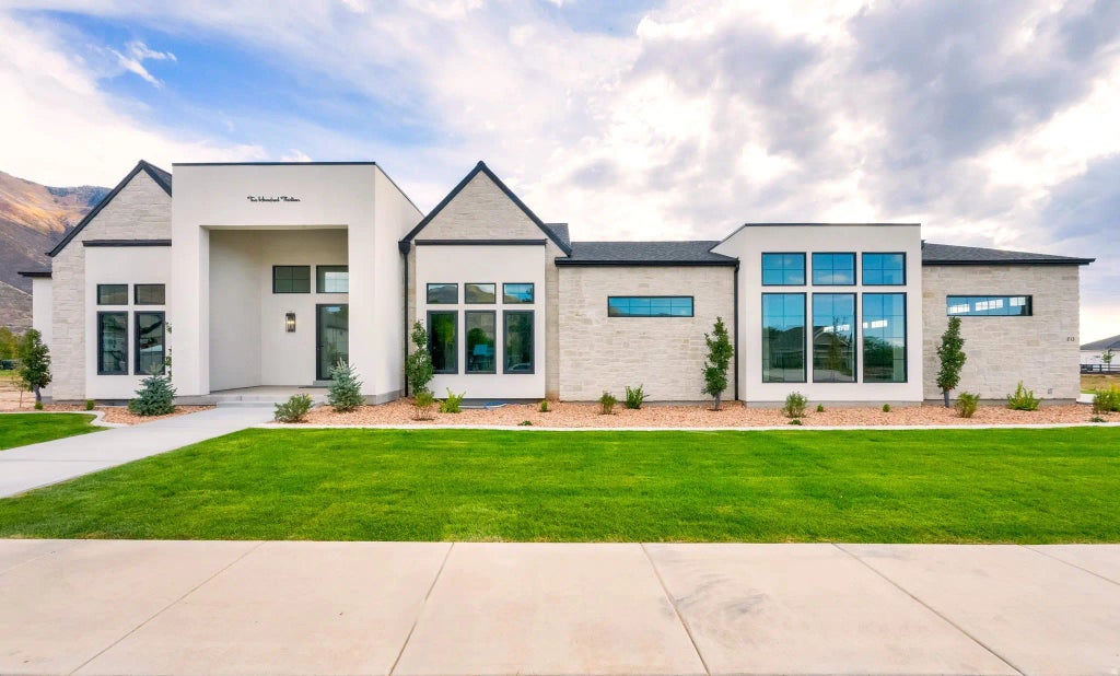 213 W 250 S, Mapleton