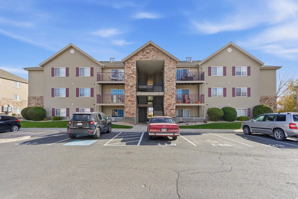 123 W Ridge Rd 10, Saratoga Springs