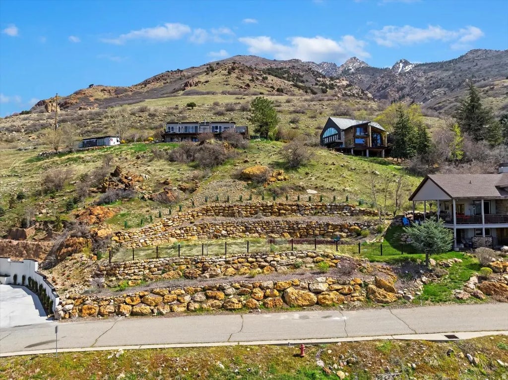 3088 E Silver Hawk Dr S, Holladay