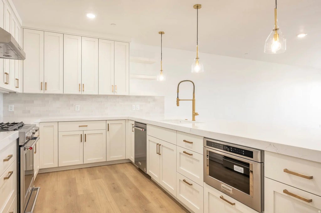 2250 E Murray Holladay Rd 305, Holladay