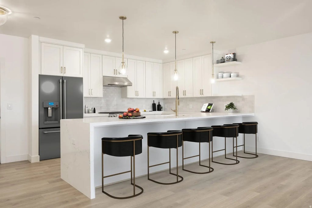 2250 E Murray Holladay Rd 305, Holladay