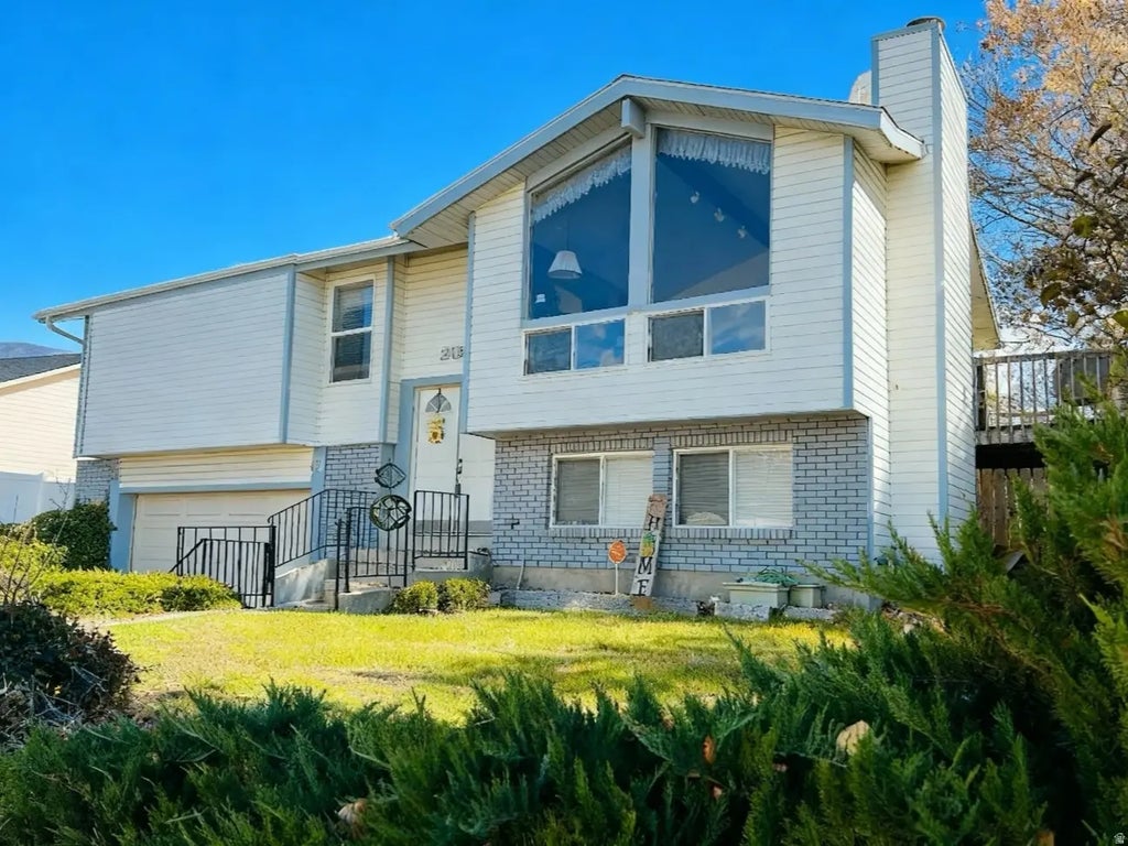 266 Country Club Dr, Stansbury Park