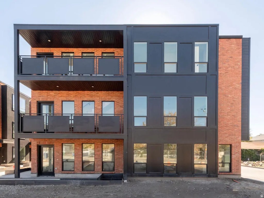 868 E Rowley Dr S 102, Millcreek