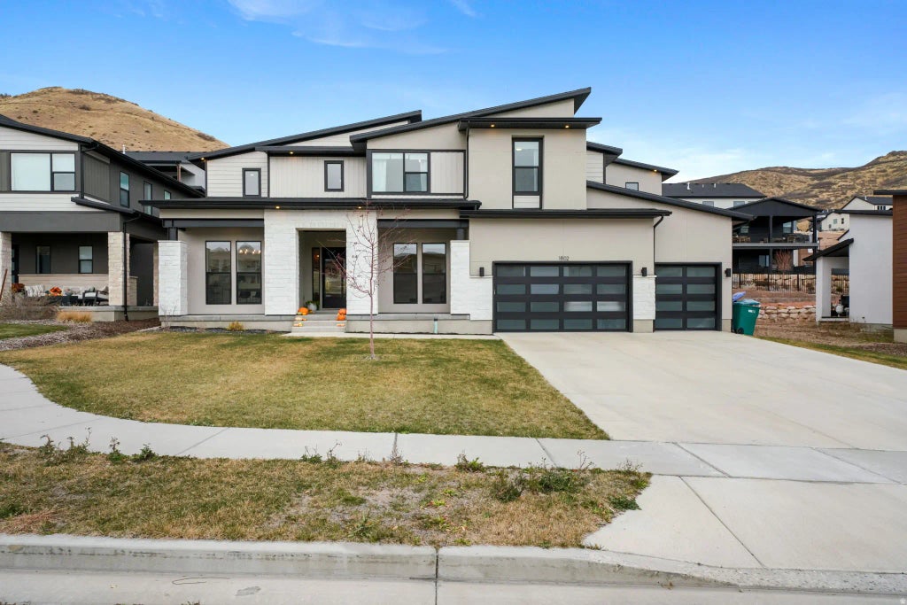 1802 W Oak Creek Cir, Lehi