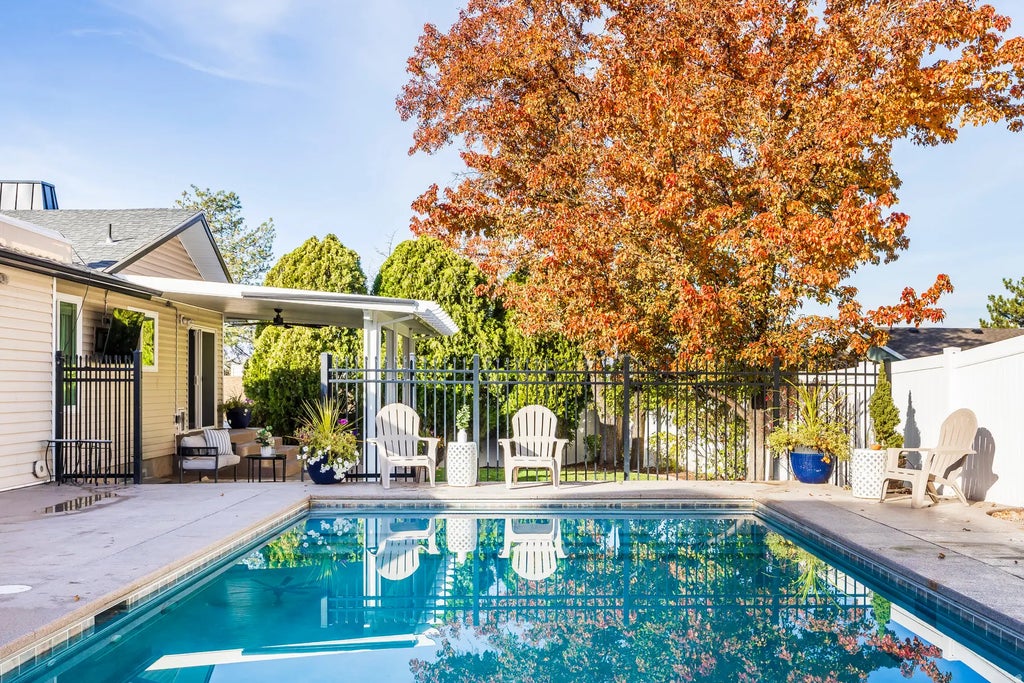 1563 E Granada Dr S, Sandy