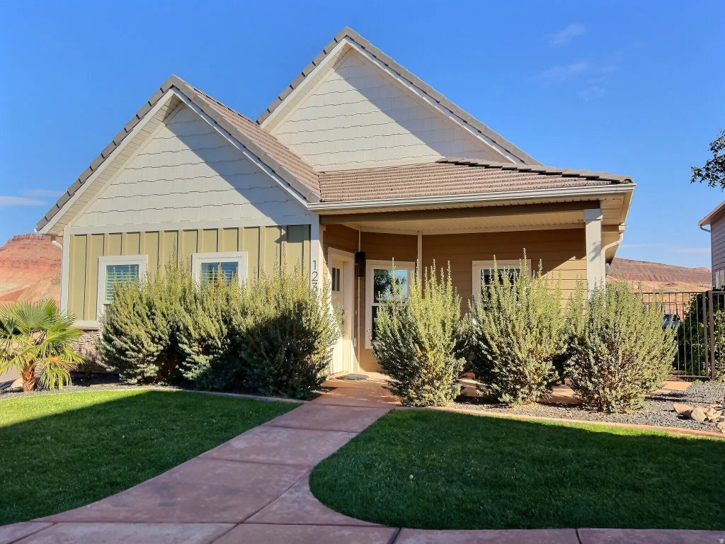 1232 E Villa Way, Washington