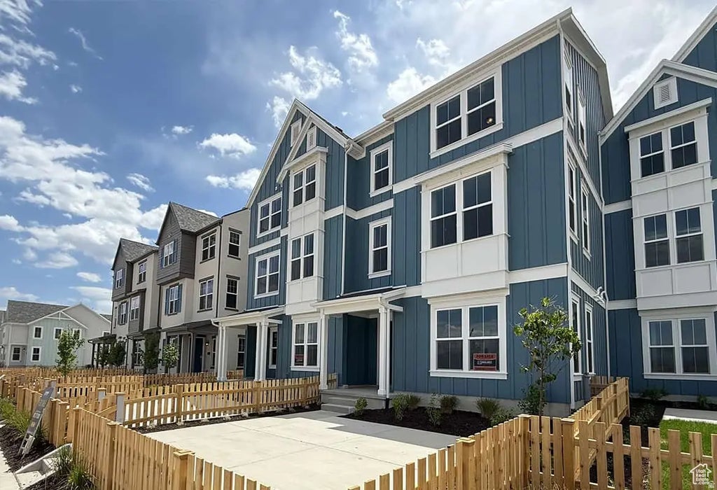 7043 W South Jordan Pkwy, South Jordan