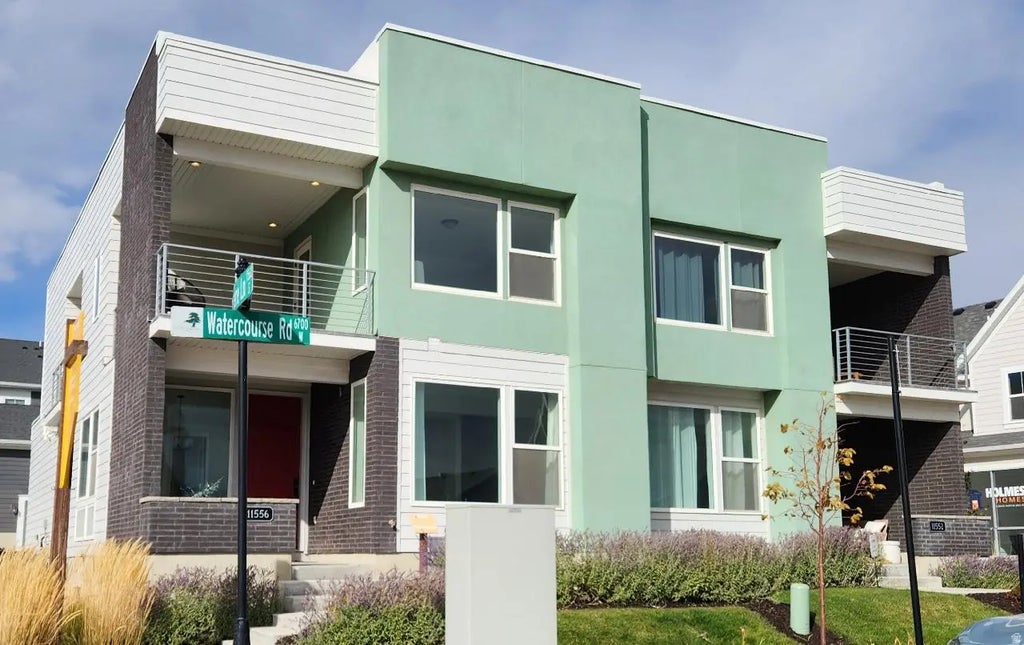 11556 S Watercourse Rd S, South Jordan