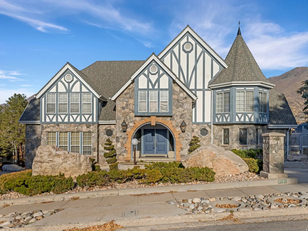 8585 S Mt Majestic Rd E, Sandy