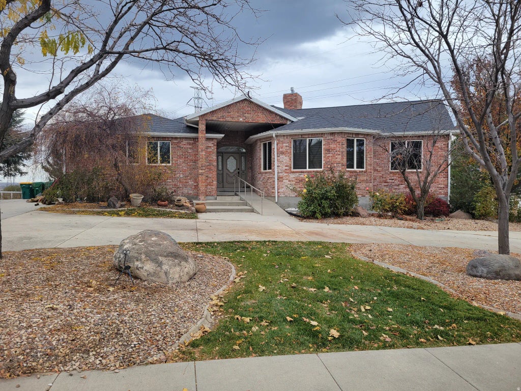 2428 W Silverpoint Way S, Bluffdale