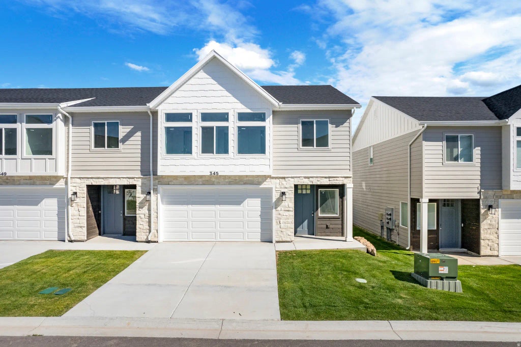 576 N Blue Lake St 26, Garden City