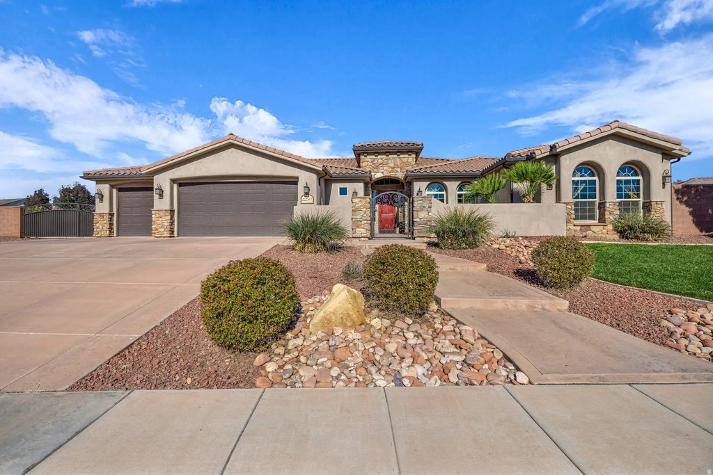2247 E Coyote Springs Dr, St. George