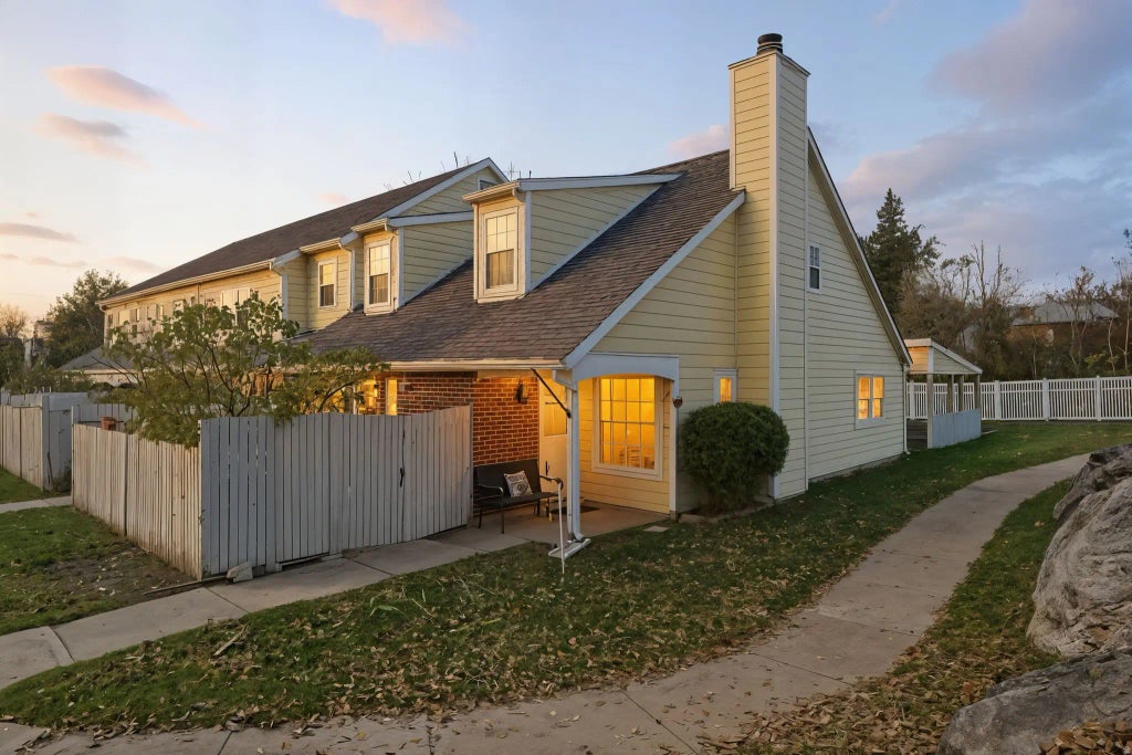 22 Creekside Ln, Centerville