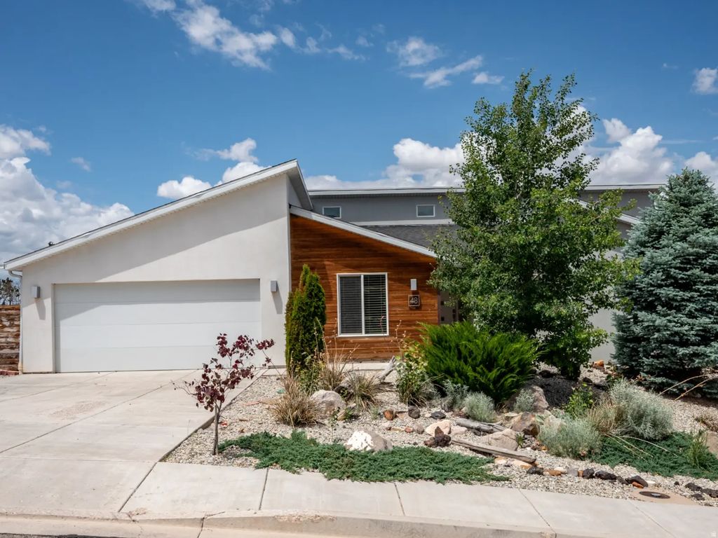 48 S Cimarron Cir, Cedar City