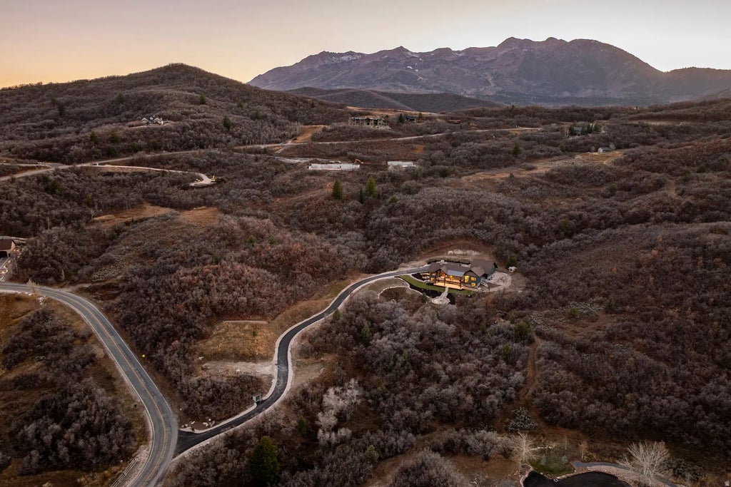 5842 Old Snowbasin Rd, Huntsville