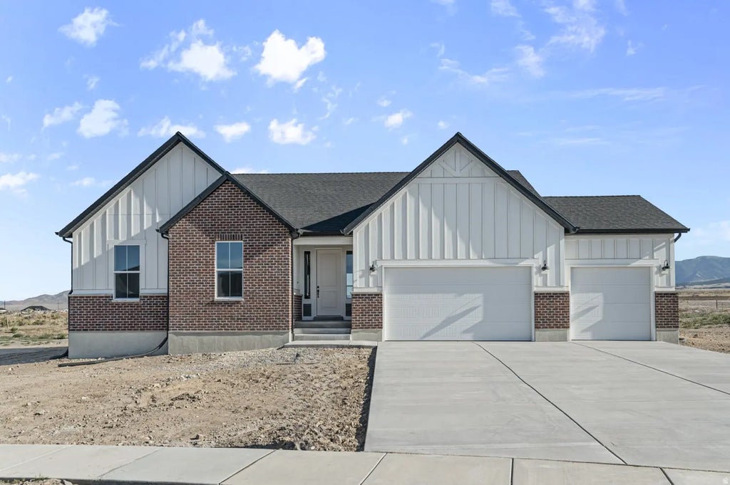 575 W Coyote Ridge Rd, Grantsville