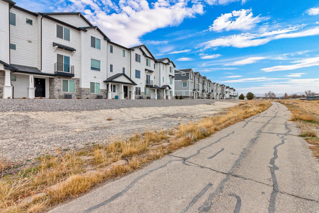 3894 N Cougar Ln, Eagle Mountain