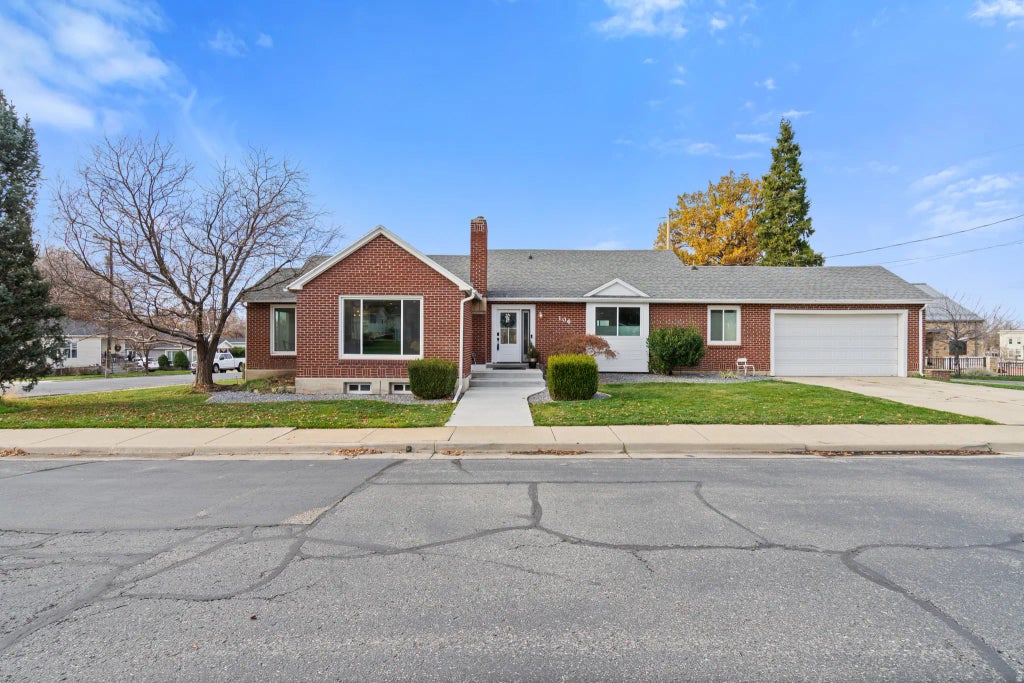 106 S 100 E, Farmington