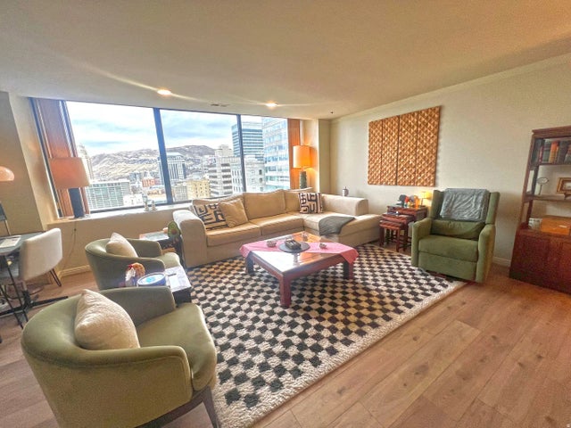 48 W 300 S 2106 N, Salt Lake City